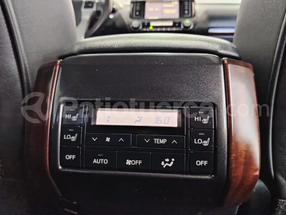 Foto 17 de Toyota Land Cruiser VX
