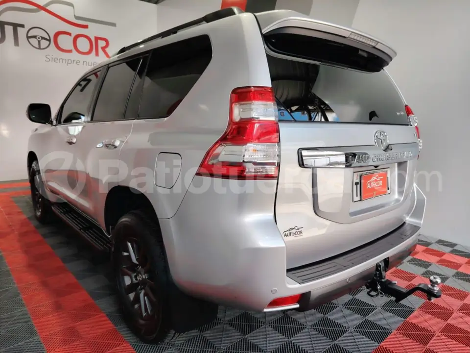 Foto 8 de Toyota Land Cruiser Prado VX