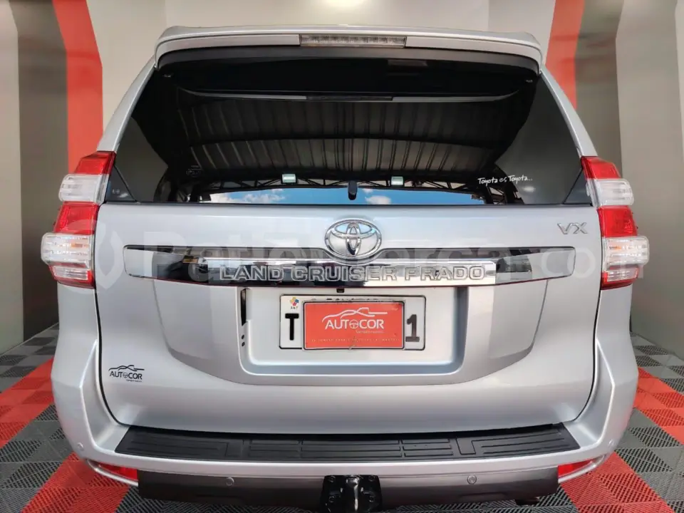 Foto 9 de Toyota Land Cruiser Prado VX