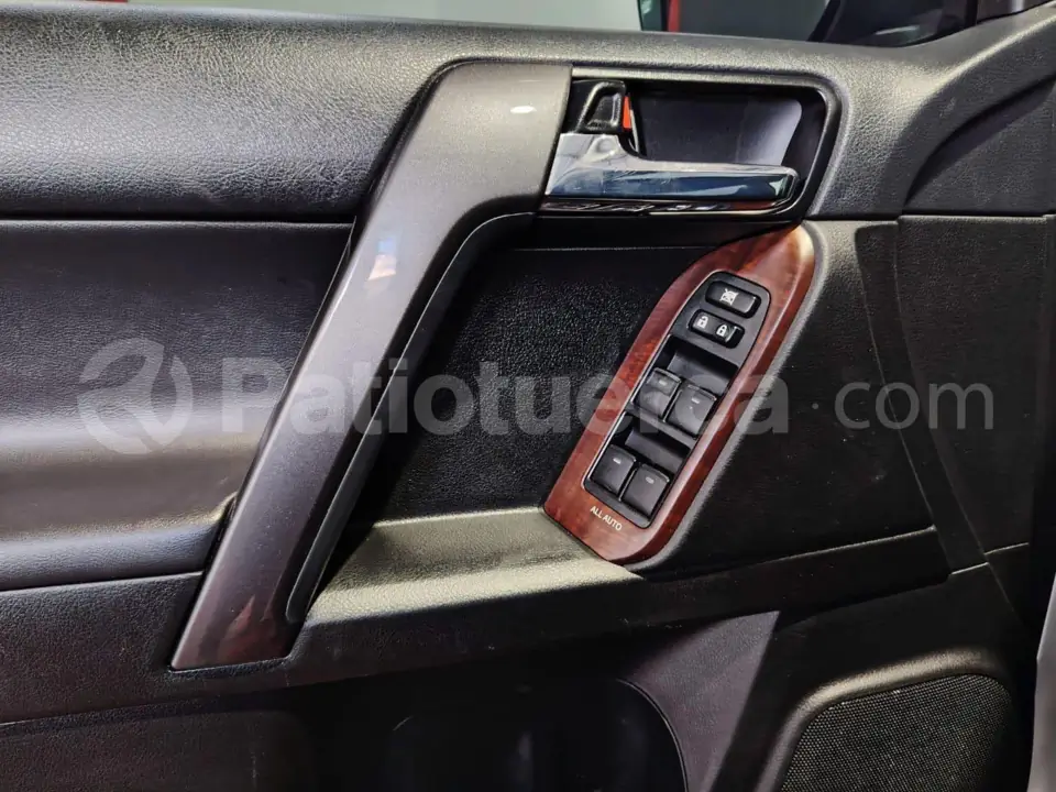 Foto 11 de Toyota Land Cruiser Prado VX