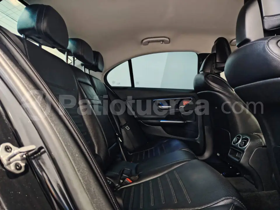 Foto 19 de Mercedes Benz C300 AMG LINE