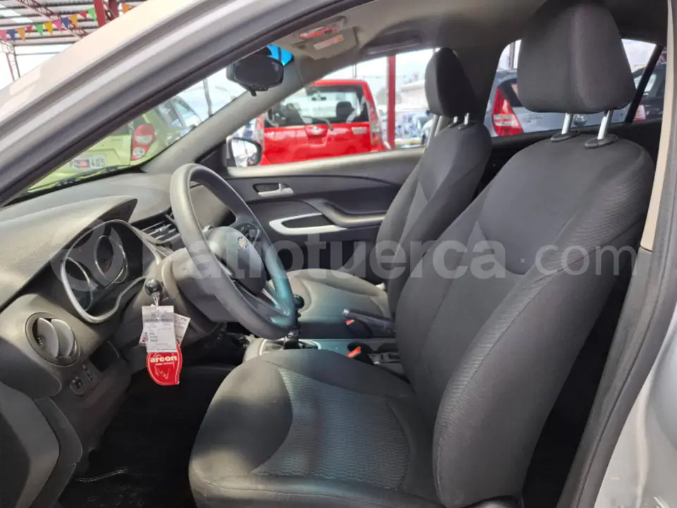 Foto 7 de Chevrolet SAIL LS