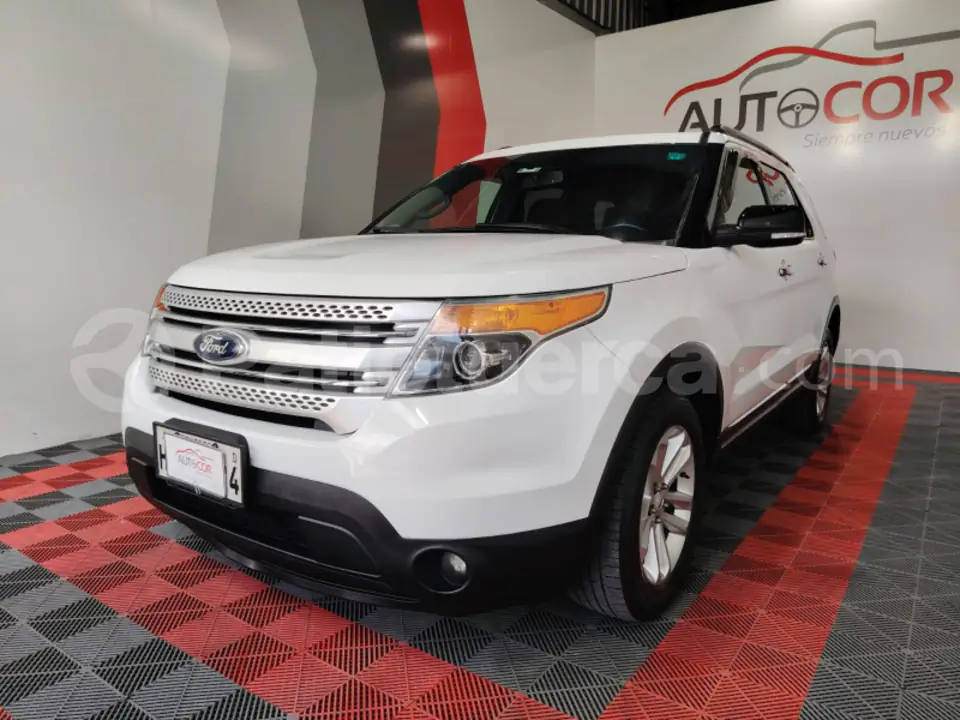 Foto 1 de Ford Explorer XLT