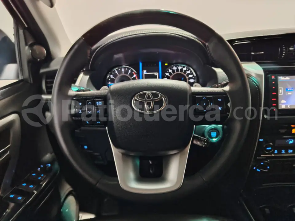 Foto 5 de Toyota Fortuner 4.0