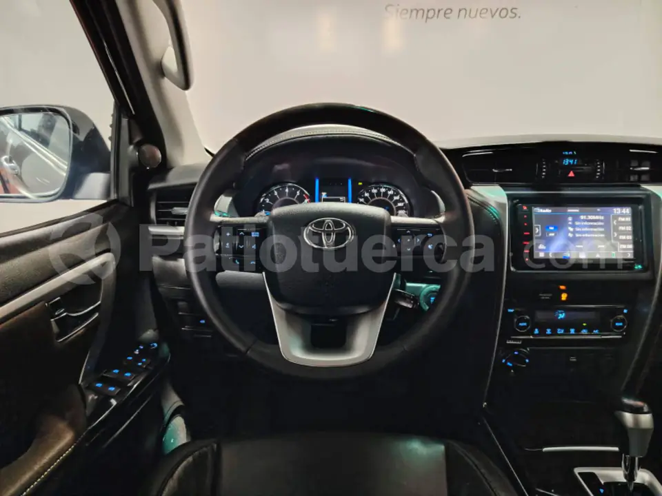 Foto 6 de Toyota Fortuner 4.0
