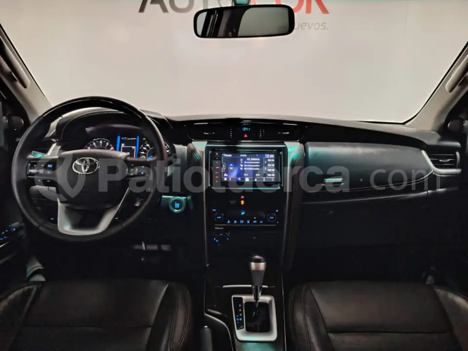 Foto 7 de Toyota Fortuner 4.0