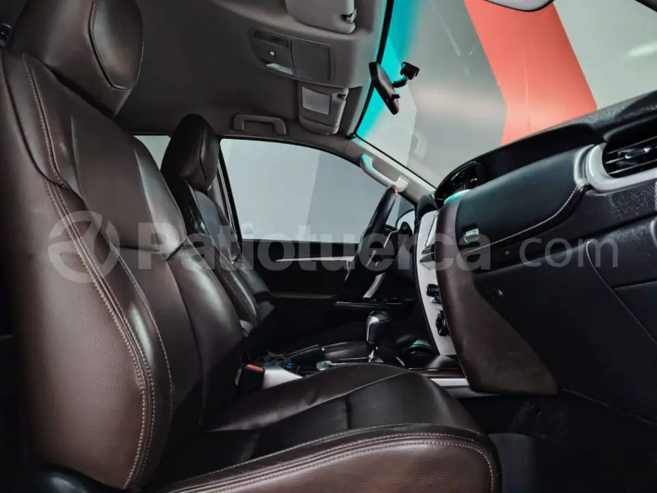 Foto 9 de Toyota Fortuner 4.0