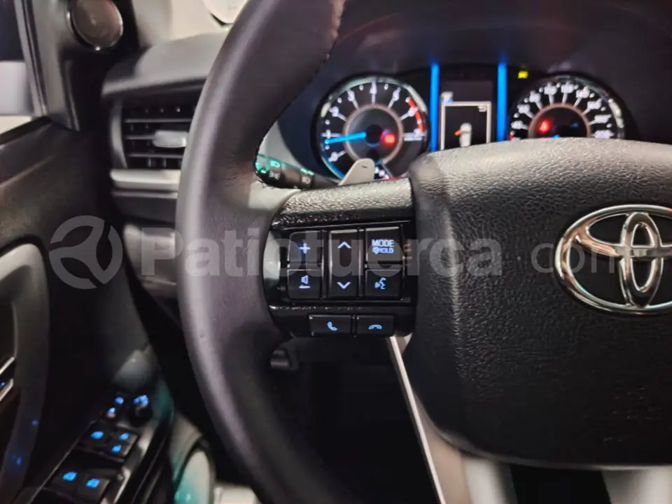 Foto 17 de Toyota Fortuner 4.0