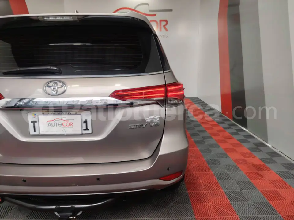 Foto 30 de Toyota Fortuner 4.0