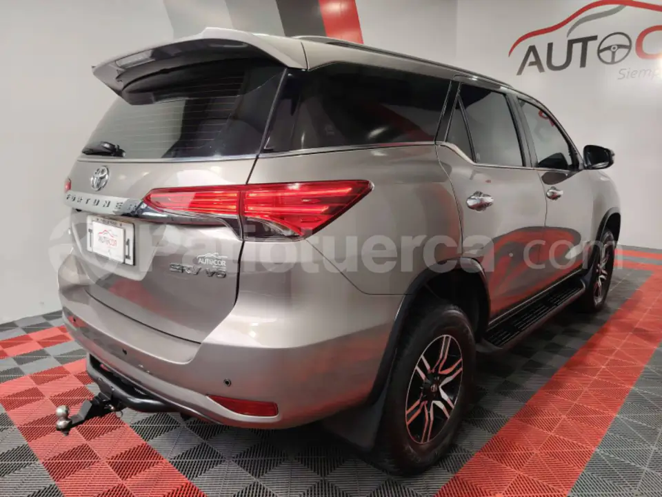 Foto 31 de Toyota Fortuner 4.0