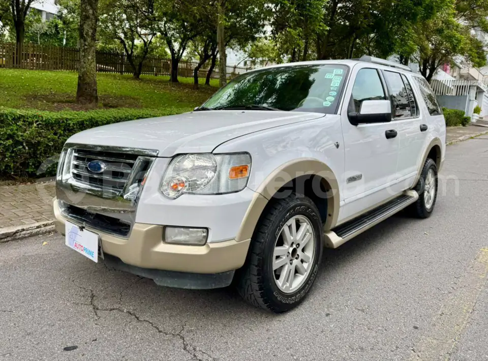 Foto 1 de Ford Explorer Eddie Bauer