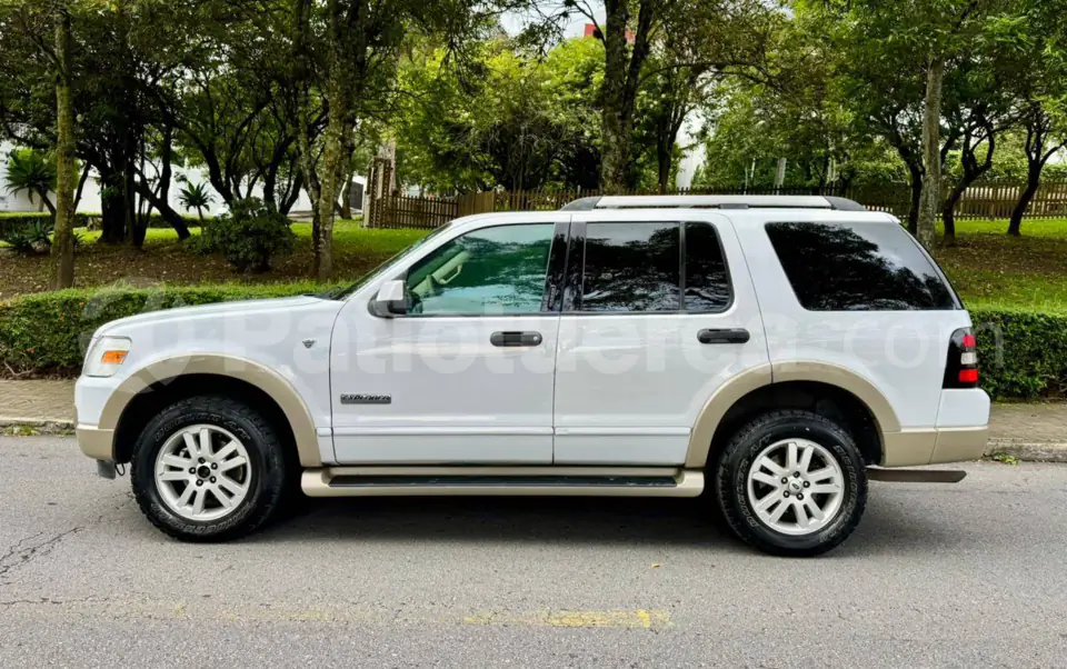Foto 4 de Ford Explorer Eddie Bauer