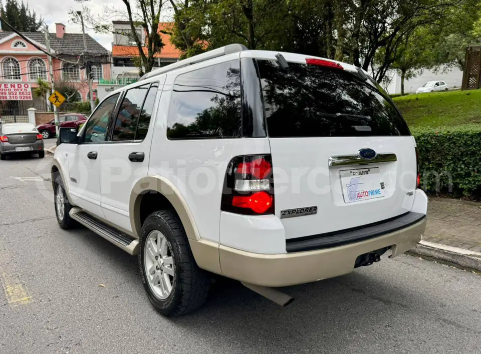 Foto 5 de Ford Explorer Eddie Bauer