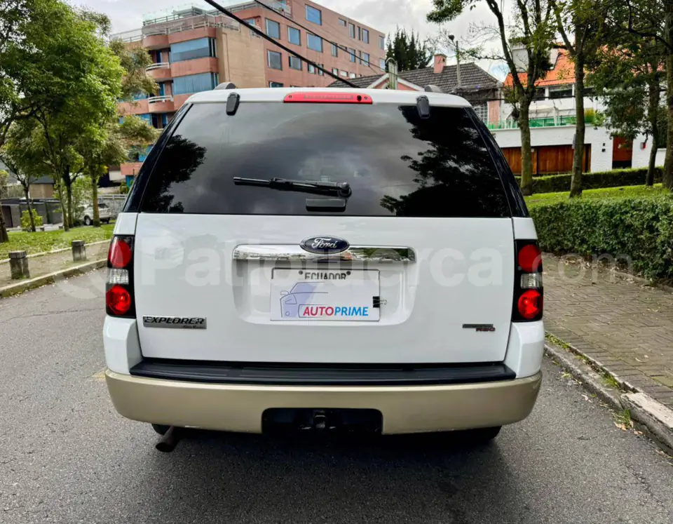 Foto 6 de Ford Explorer Eddie Bauer