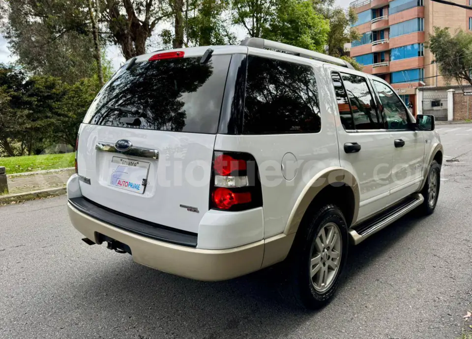 Foto 7 de Ford Explorer Eddie Bauer