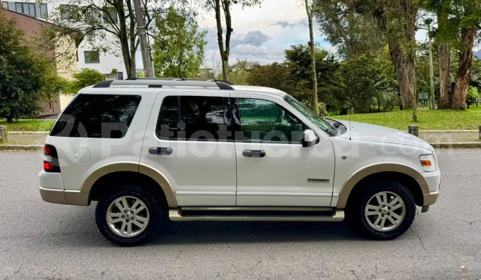 Foto 8 de Ford Explorer Eddie Bauer
