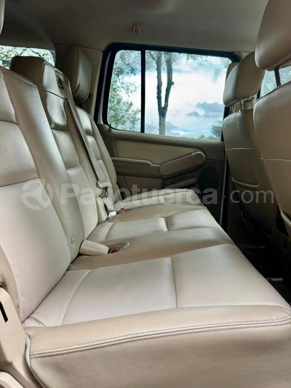 Foto 11 de Ford Explorer Eddie Bauer