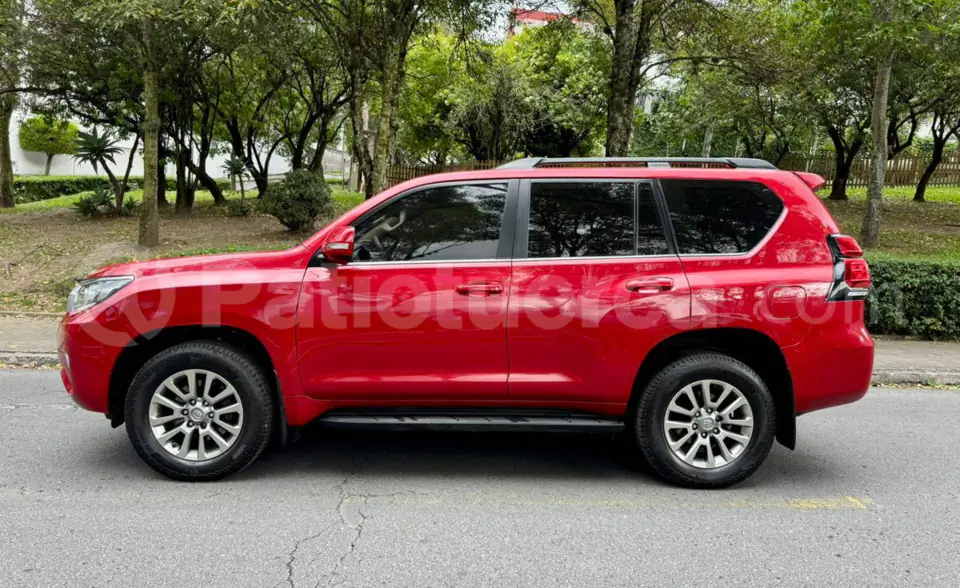 Foto 4 de Toyota Land Cruiser Prado VX