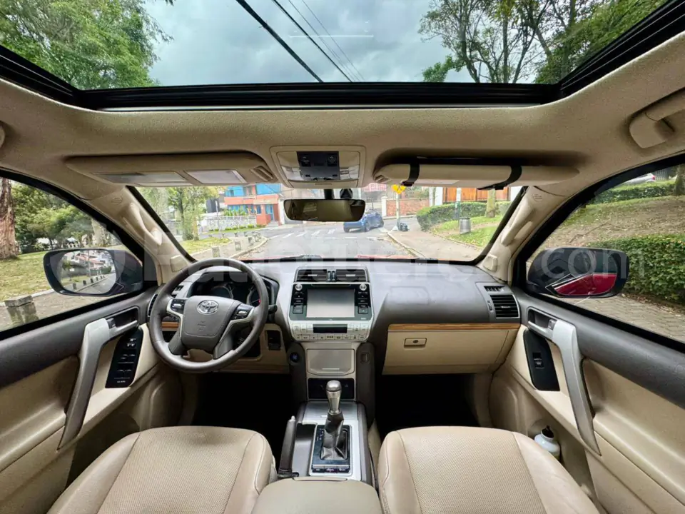 Foto 12 de Toyota Land Cruiser Prado VX