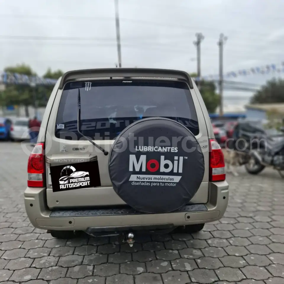 Foto 6 de Mitsubishi Montero Blister