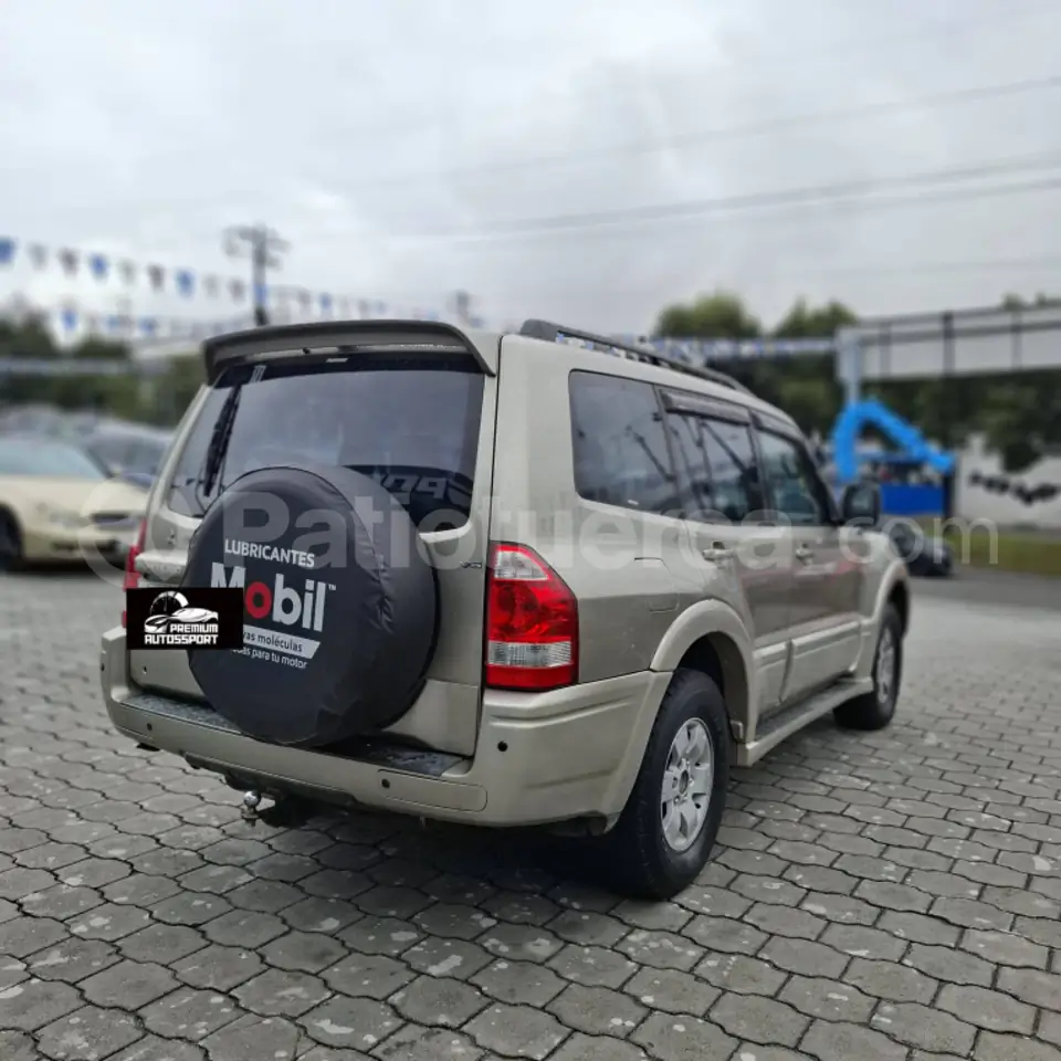 Foto 7 de Mitsubishi Montero Blister