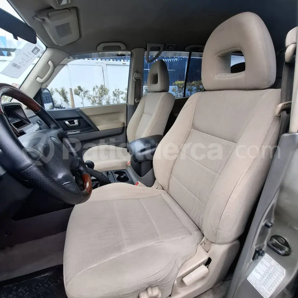 Foto 9 de Mitsubishi Montero Blister