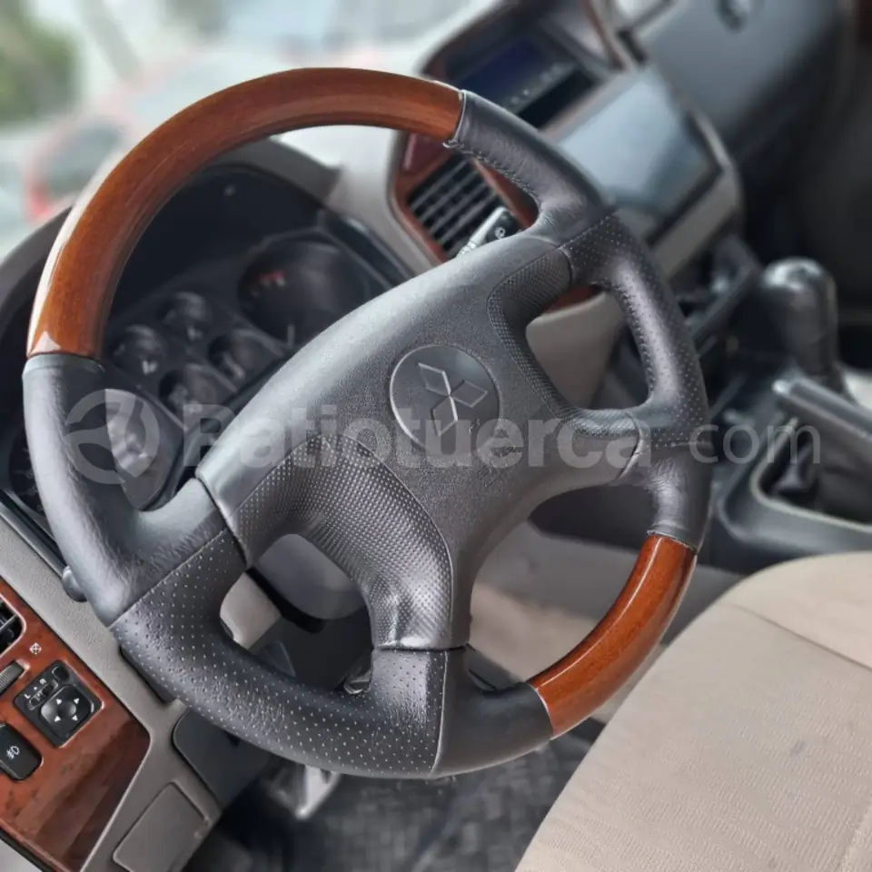 Foto 18 de Mitsubishi Montero Blister