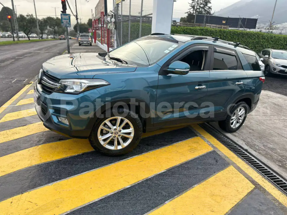 Foto 1 de DFSK GLORY 560