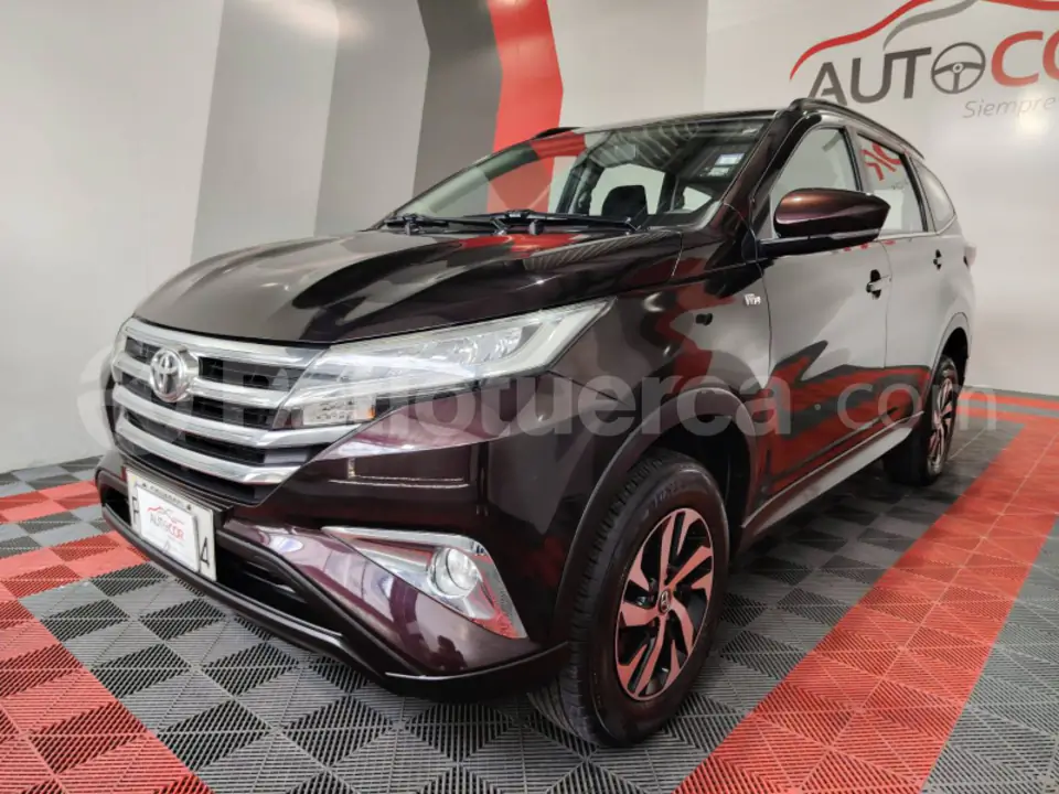 Foto 1 de Toyota Rush