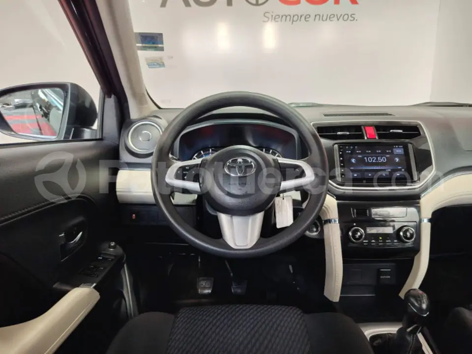 Foto 10 de Toyota Rush