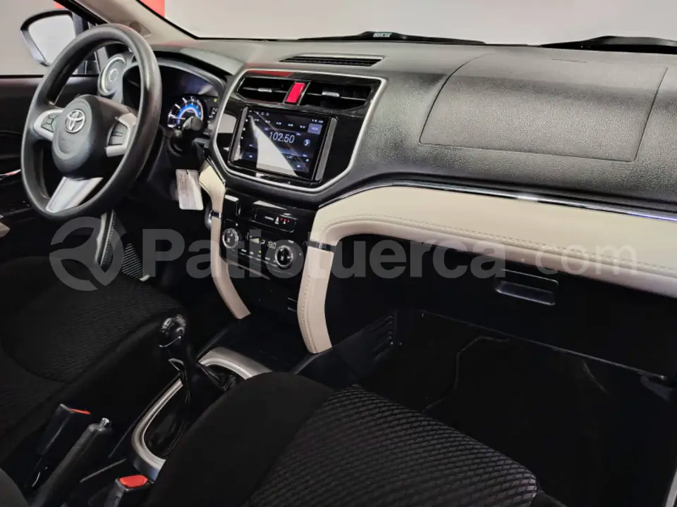 Foto 11 de Toyota Rush