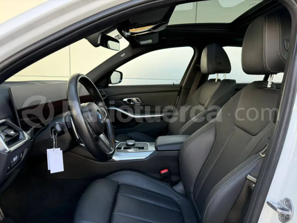 Foto 3 de BMW 330e Luxury