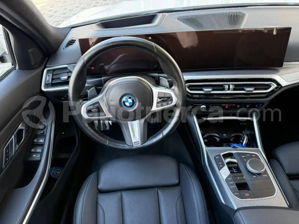 Foto 4 de BMW 330e Luxury