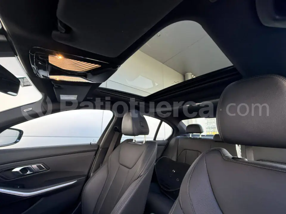 Foto 5 de BMW 330e Luxury