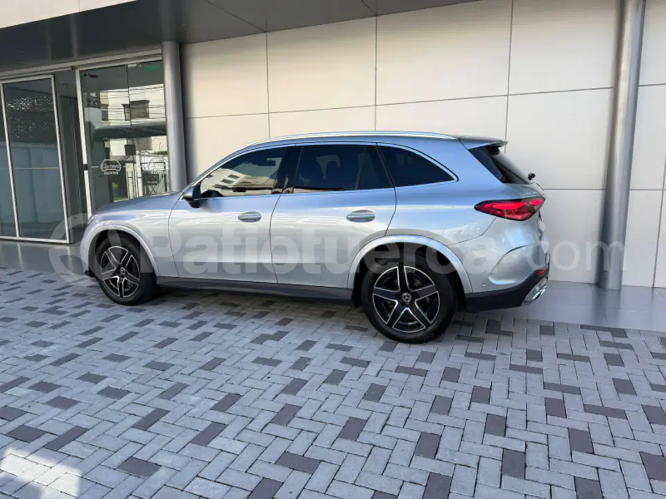 Foto 2 de Mercedes Benz GLC 300 AMG LINE