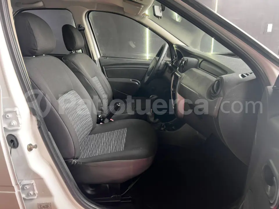 Foto 10 de Renault Logan