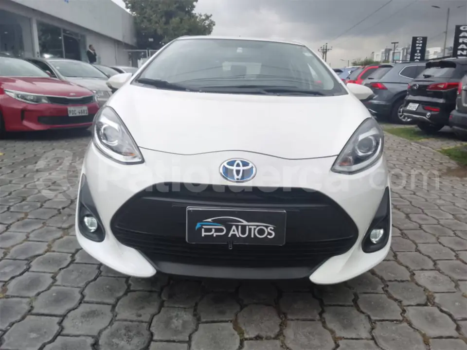 Foto 2 de Toyota Prius C Sport