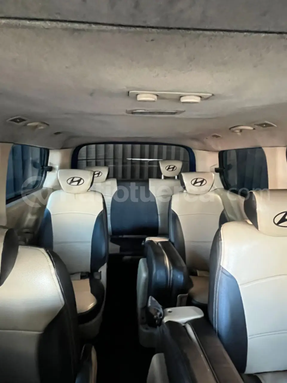 Foto 3 de Hyundai H1 12 pasajeros