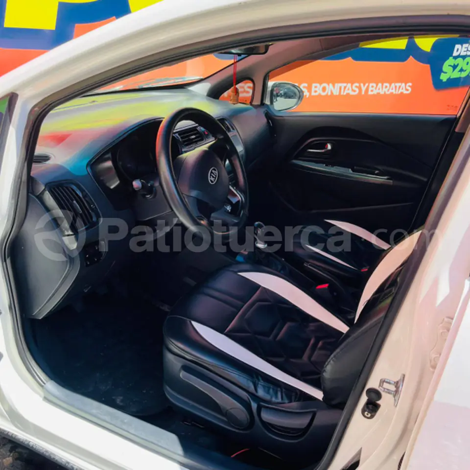 Foto 7 de Kia Rio R LX