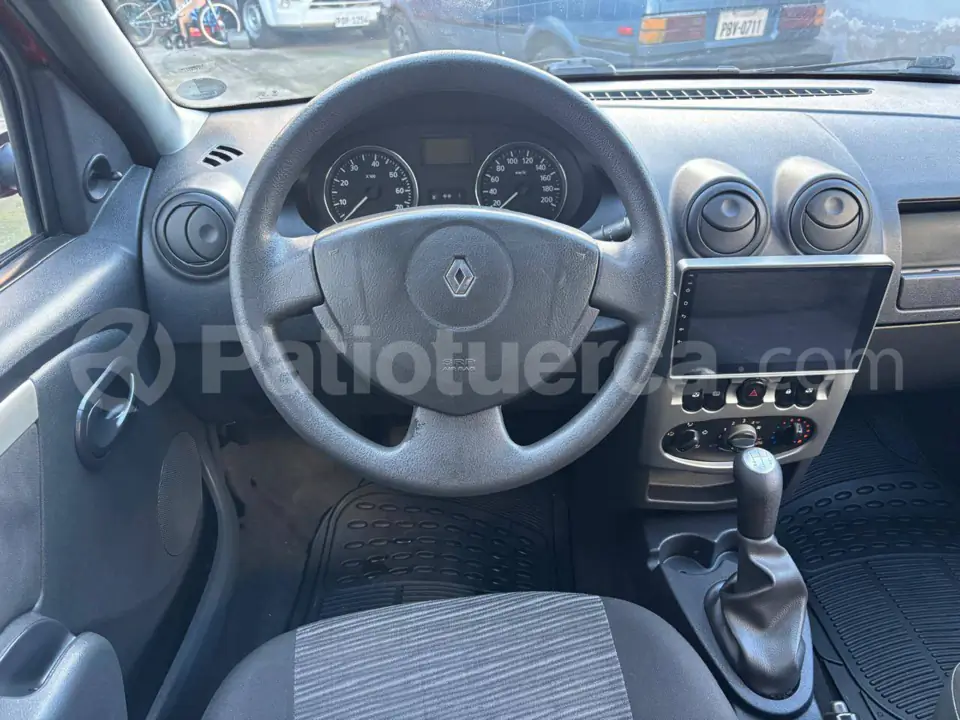Foto 10 de Renault Logan