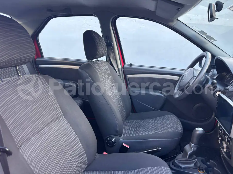 Foto 15 de Renault Logan