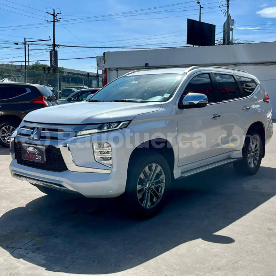 Foto 1 de Mitsubishi Montero Sport