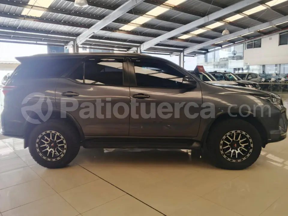 Foto 14 de Toyota Fortuner