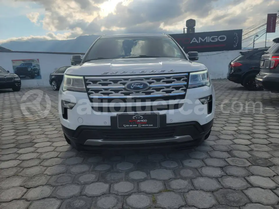 Foto 1 de Ford Explorer XLT