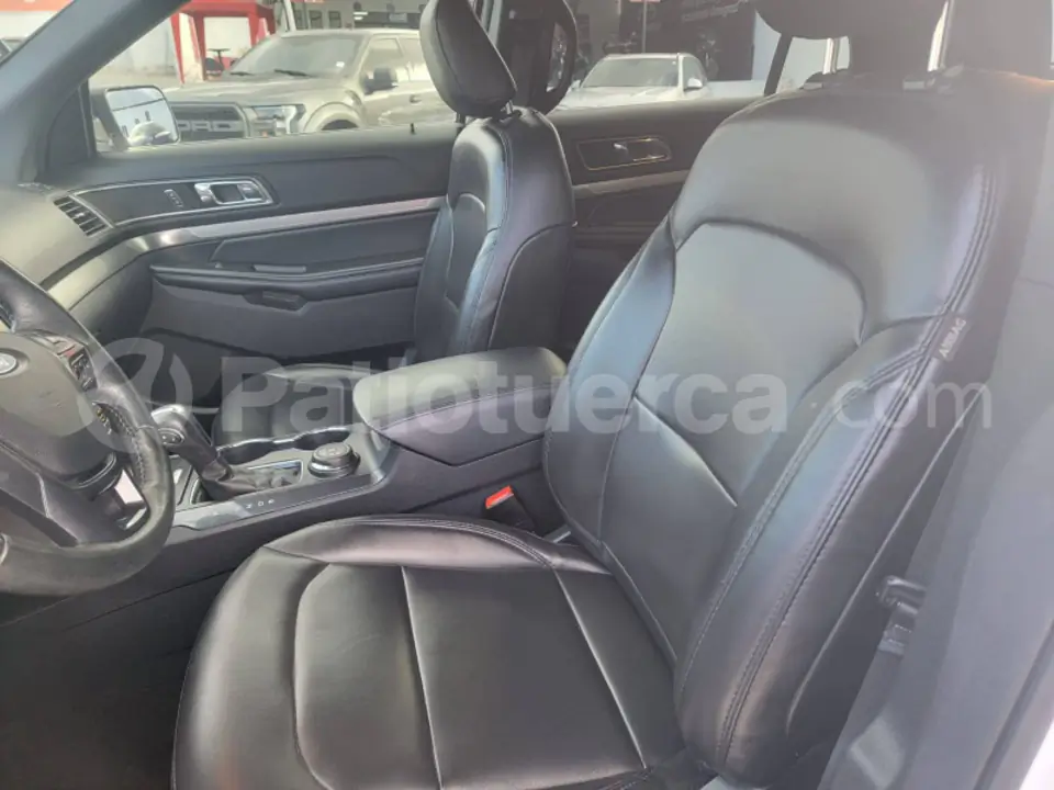 Foto 9 de Ford Explorer XLT