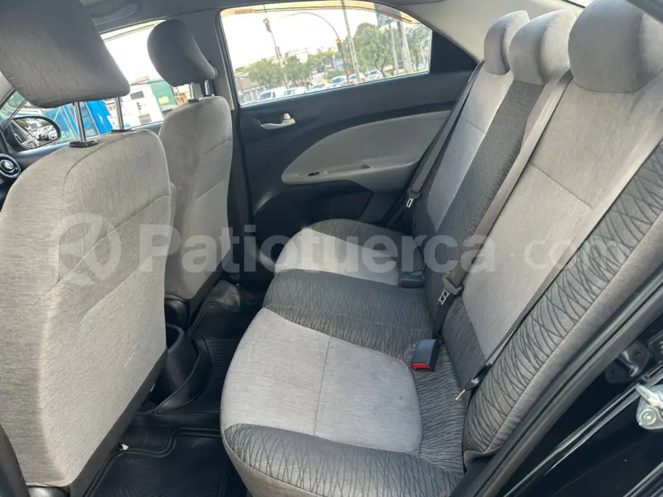 Foto 7 de Kia Soluto LX