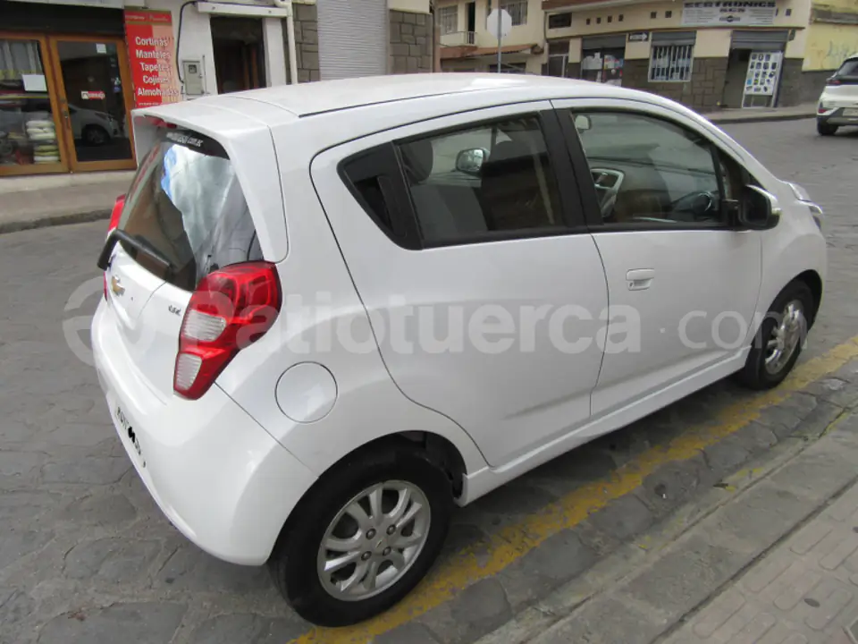 Foto 4 de Chevrolet Spark GT