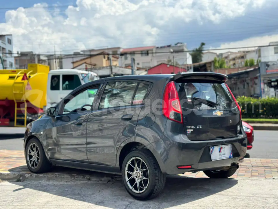 Foto 7 de Chevrolet SAIL LTZ