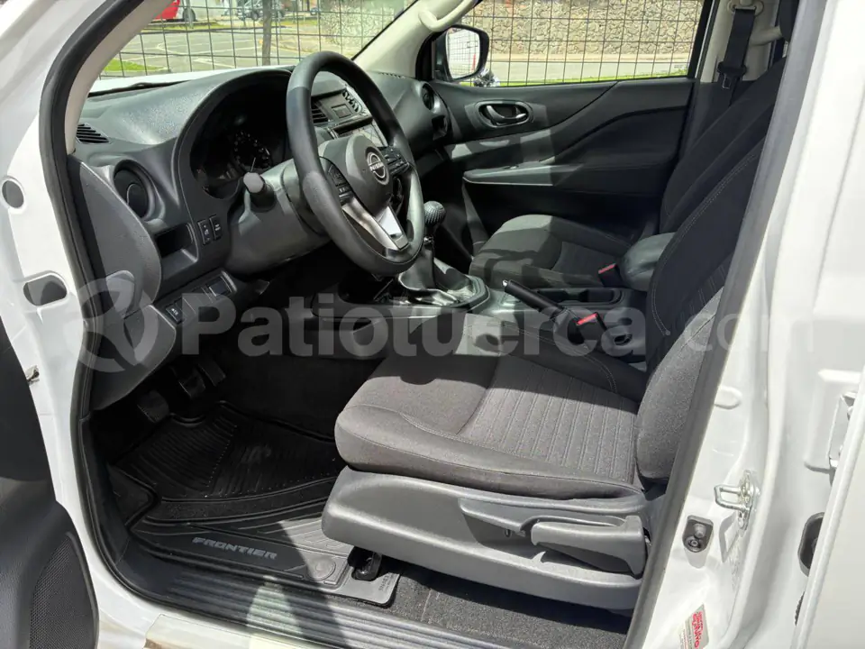 Foto 7 de Nissan Frontier SE