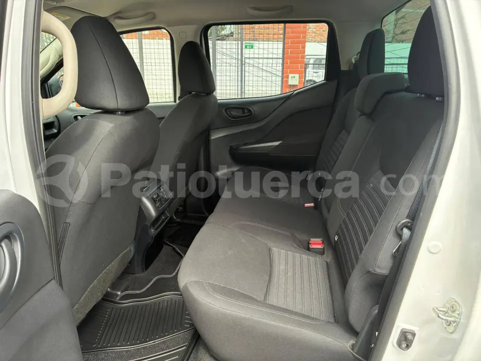 Foto 9 de Nissan Frontier SE